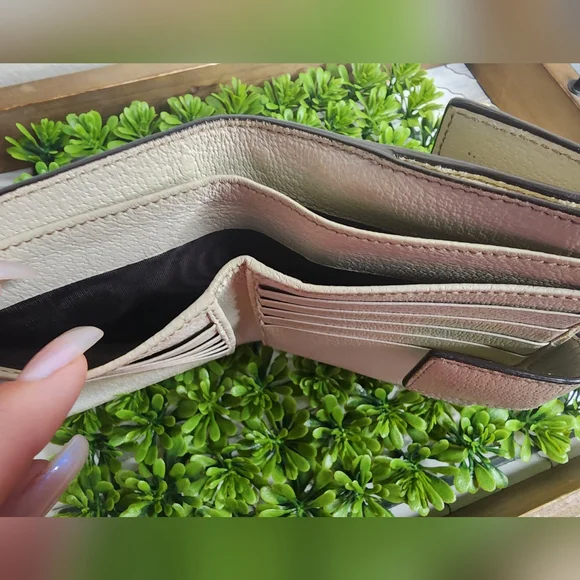 Gucci With COA Bifold Wallet - Picture 7 of 12